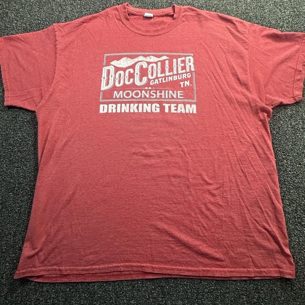 Doc Collier Moonshine Drinking Team T-Shirt Mens 2XL Red Gatlinburg TN Graph 2XL
